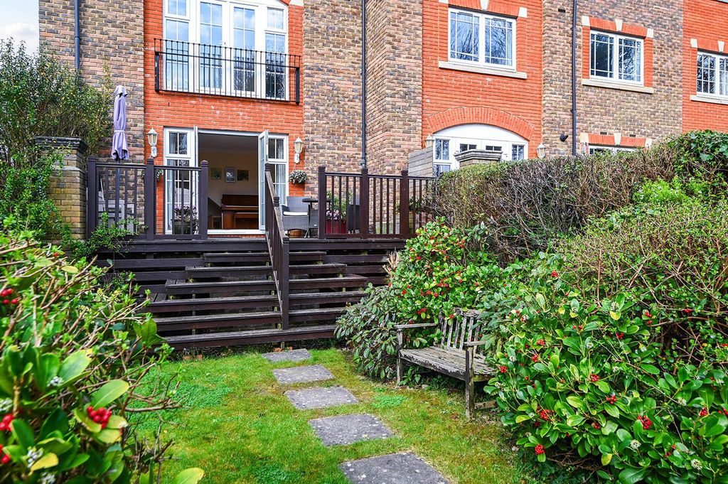 Property photo 1 of 25