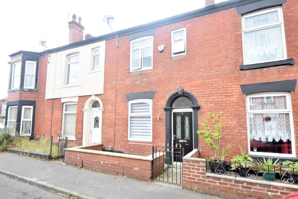 Property photo 2 of 12