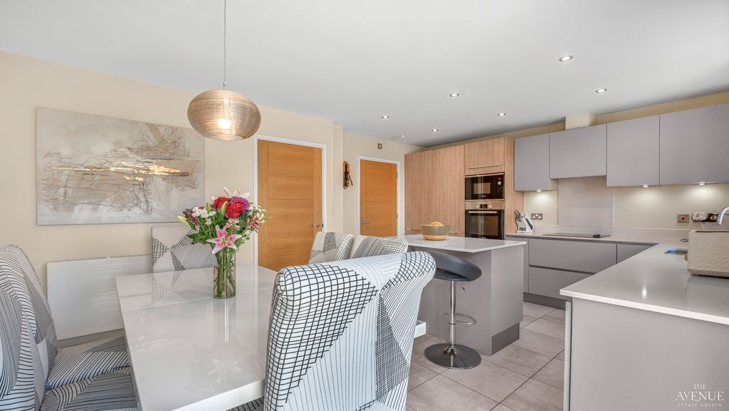 Property photo 2 of 28 5020304
