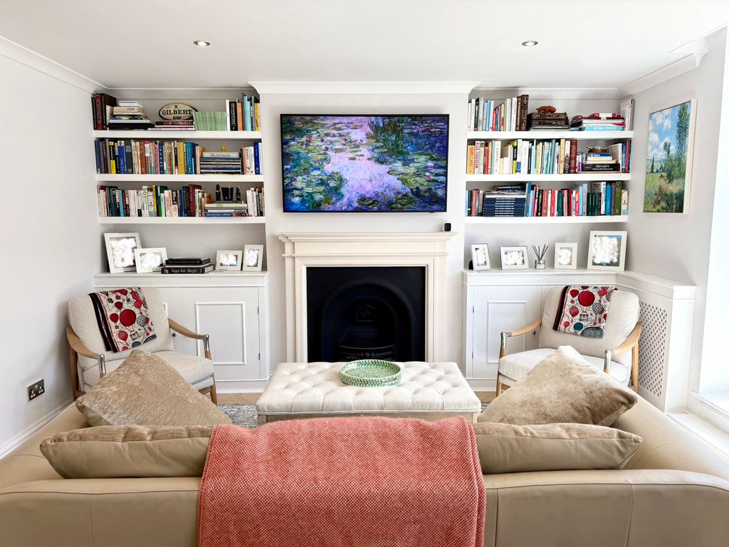 Property photo 1 of 13 Living Room