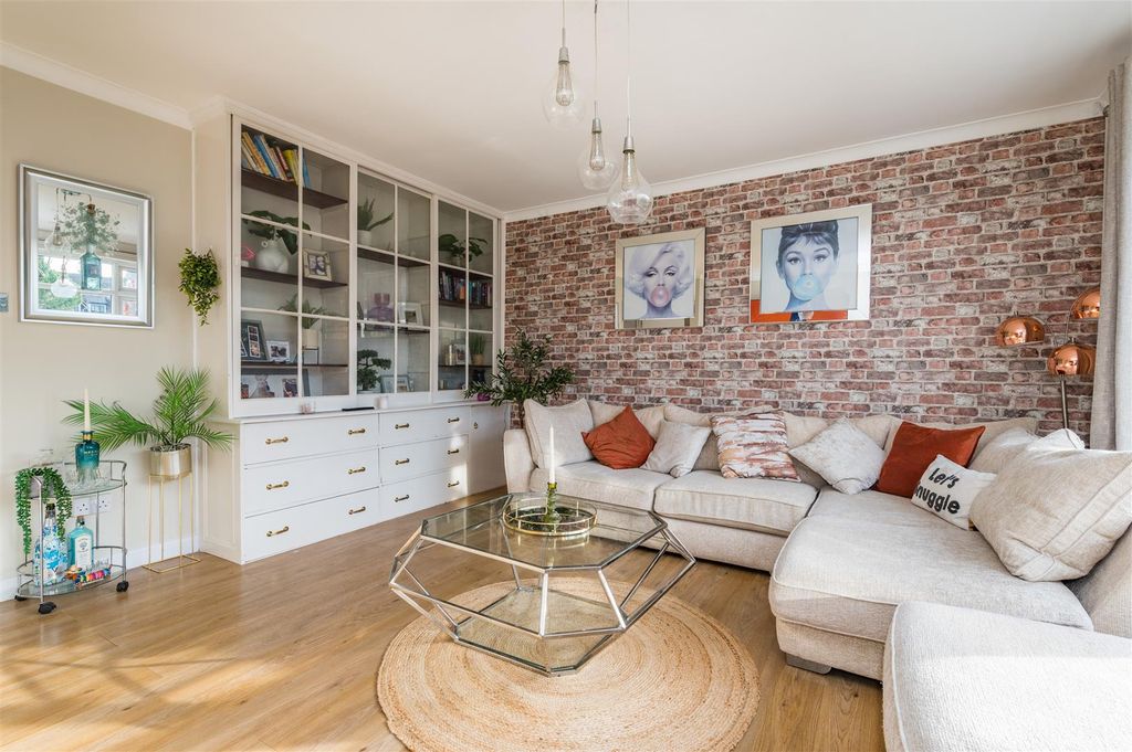 Property photo 3 of 36 No69_8.Jpg