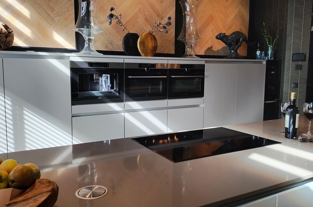 Property photo 3 of 42