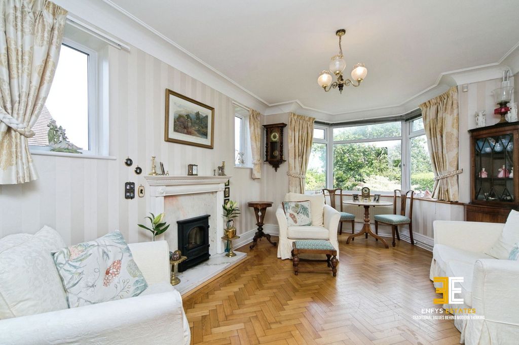 Property photo 2 of 41