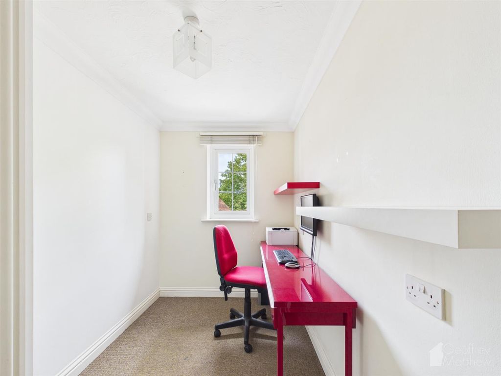 Property photo 2 of 8