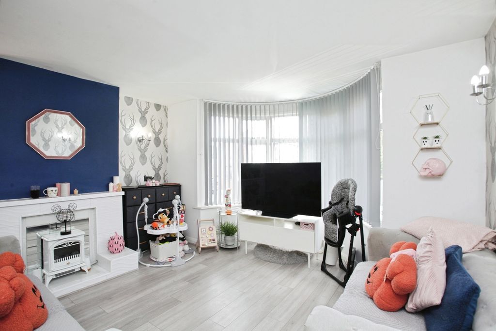 Property photo 2 of 17 Photo