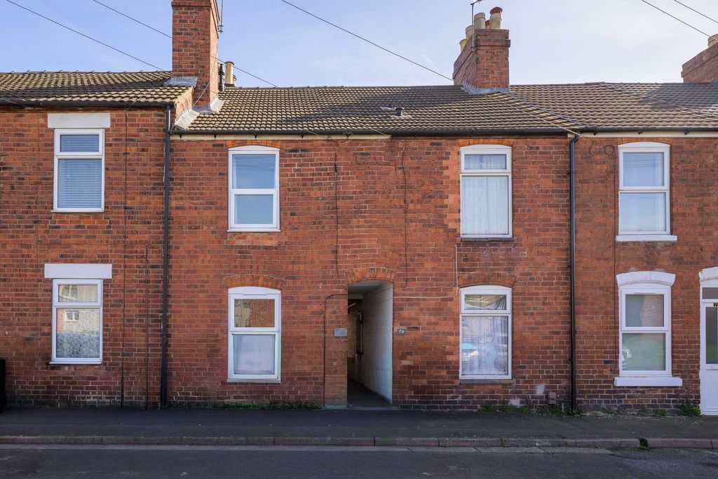 Property photo 1 of 12