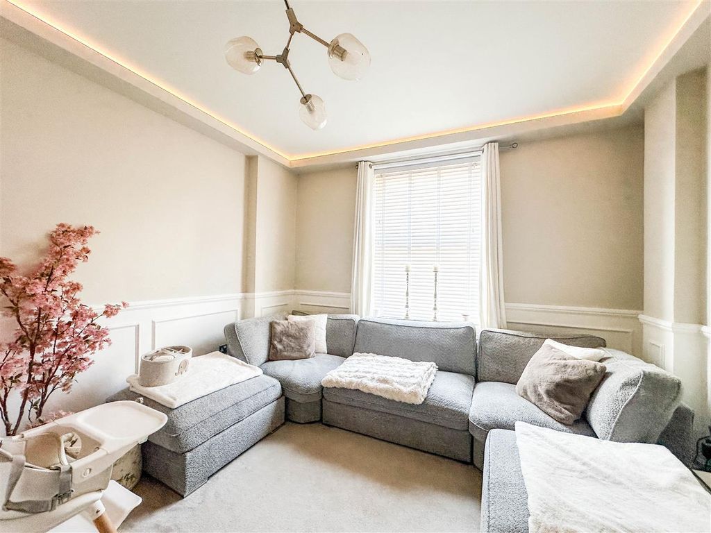 Property photo 1 of 10 Image00009.Jpg