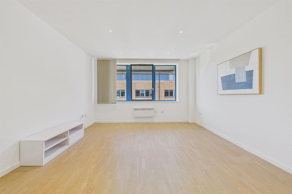 Property photo 2 of 8 Cam02700G0-Pr0280-Still011.Jpg