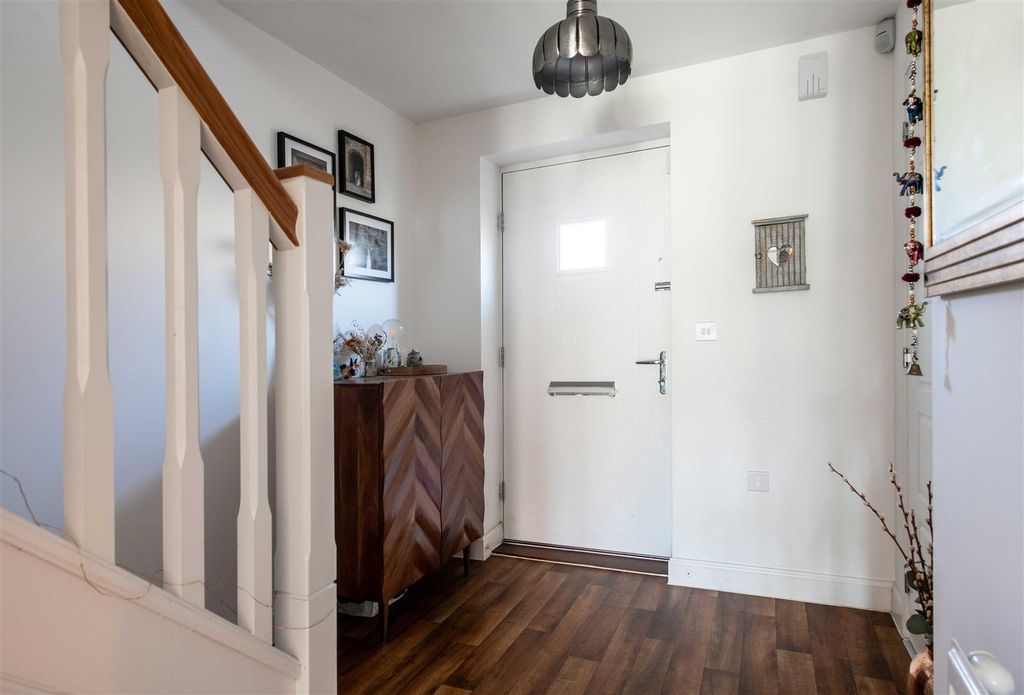 Property photo 3 of 33 6 Greenage Rd-Low-22.Jpg