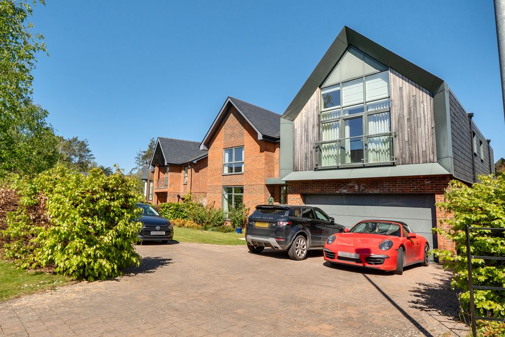 Property photo 3 of 55 1449298-1-69Eb46d6d67d5