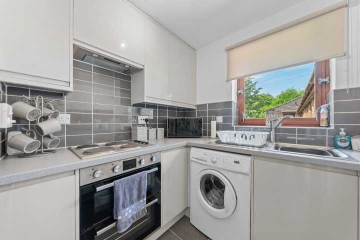 Property photo 3 of 18