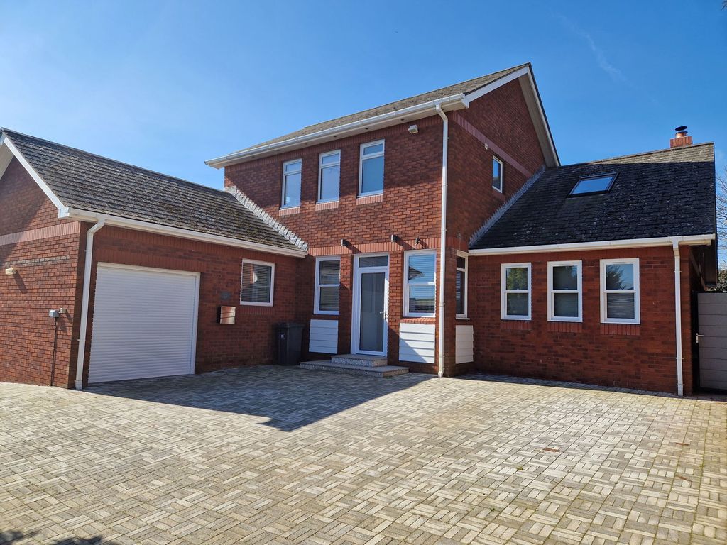 Property photo 1 of 30