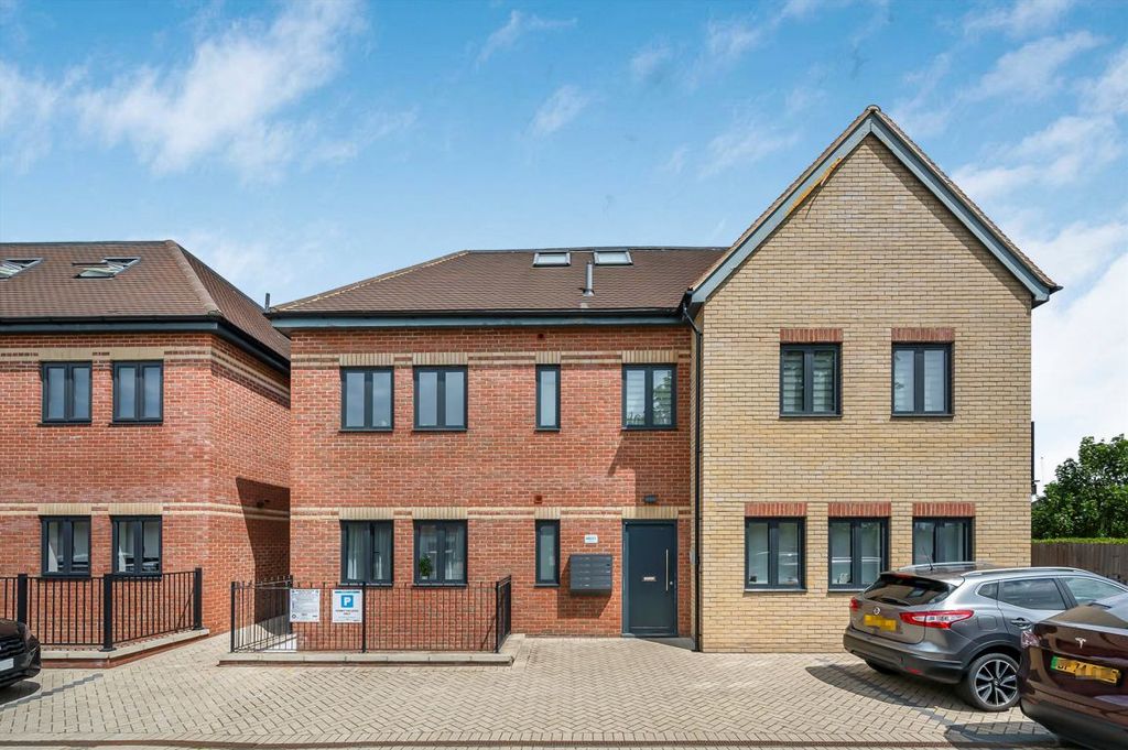 Property photo 1 of 9