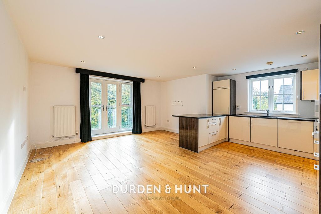 Property photo 2 of 17 Thornwood-11.Jpg