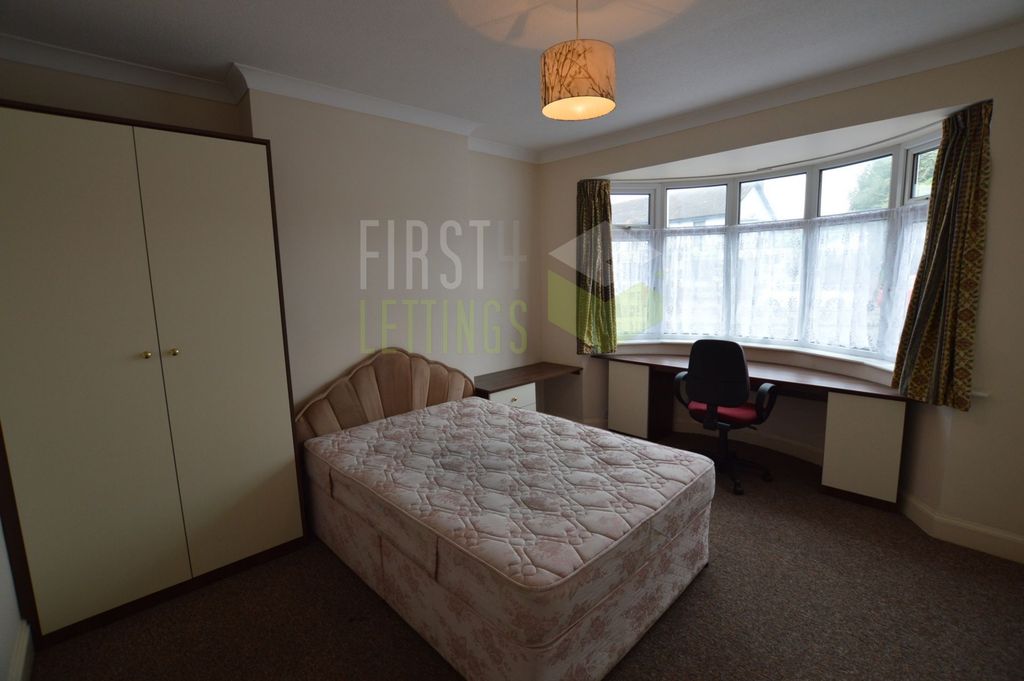 Property photo 3 of 8 Bedroom