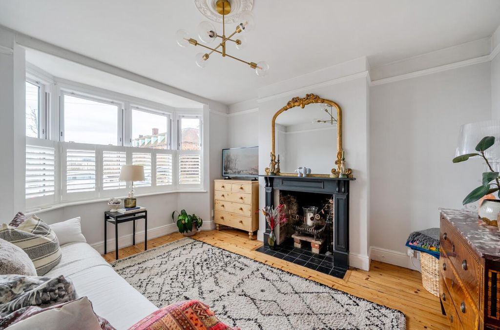 Property photo 2 of 21 1417343-16-6995A51F122B7.Jpg