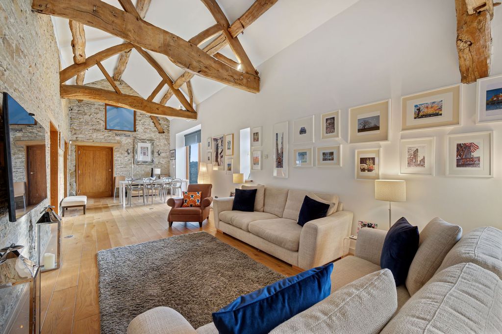 Property photo 2 of 38