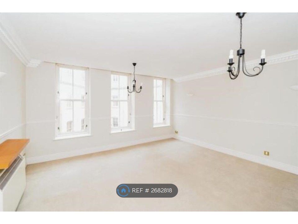 Property photo 1 of 7 Living Room