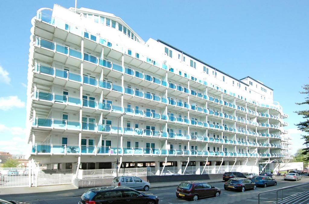 Property photo 1 of 11 Photo 8