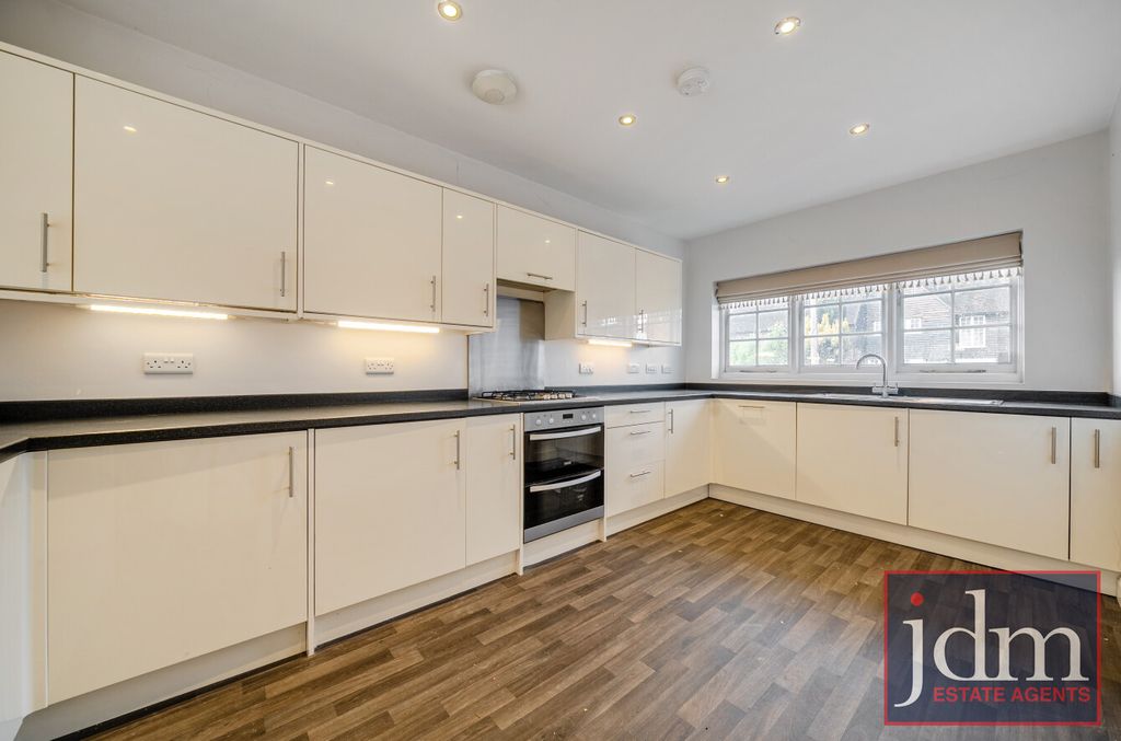 Property photo 3 of 11 9475c4Be-E1A9-4B9...