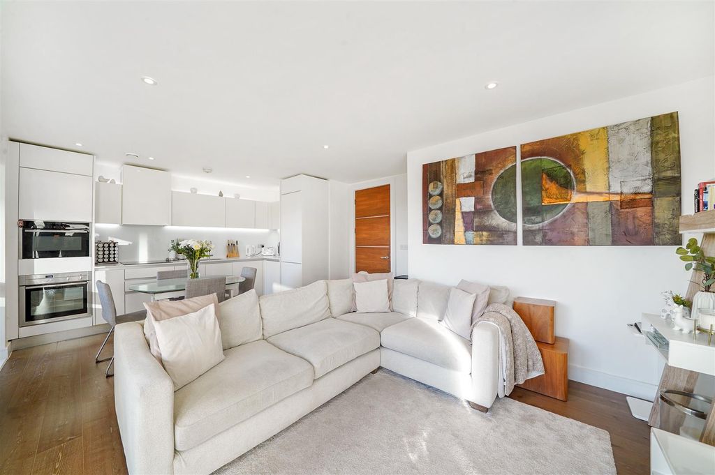 Property photo 1 of 20 Flat 74, Merlin Court - 9Oyg8Dxjthb8Dqs4Lomp.Jpg