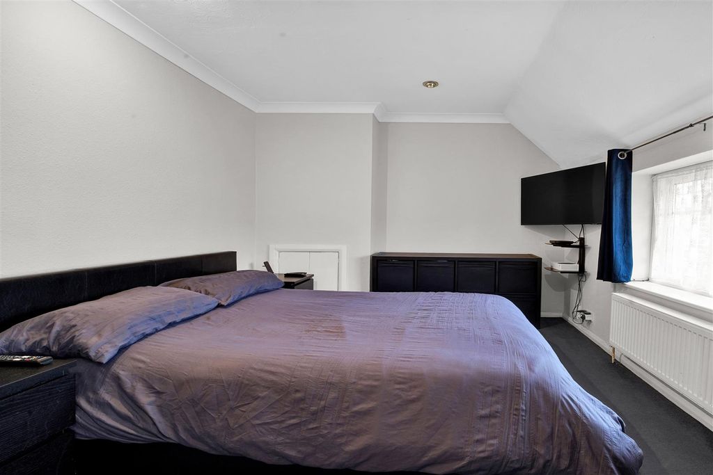 Property photo 3 of 11 8.Jpg