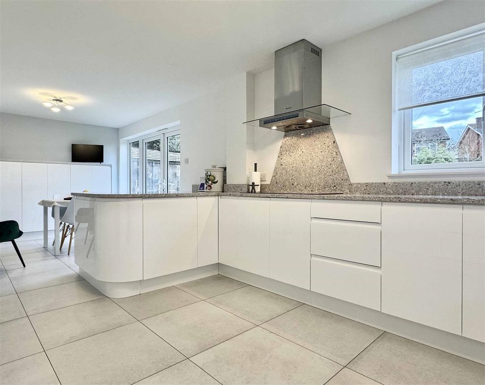 Property photo 2 of 22 Kitchen B.Jpg