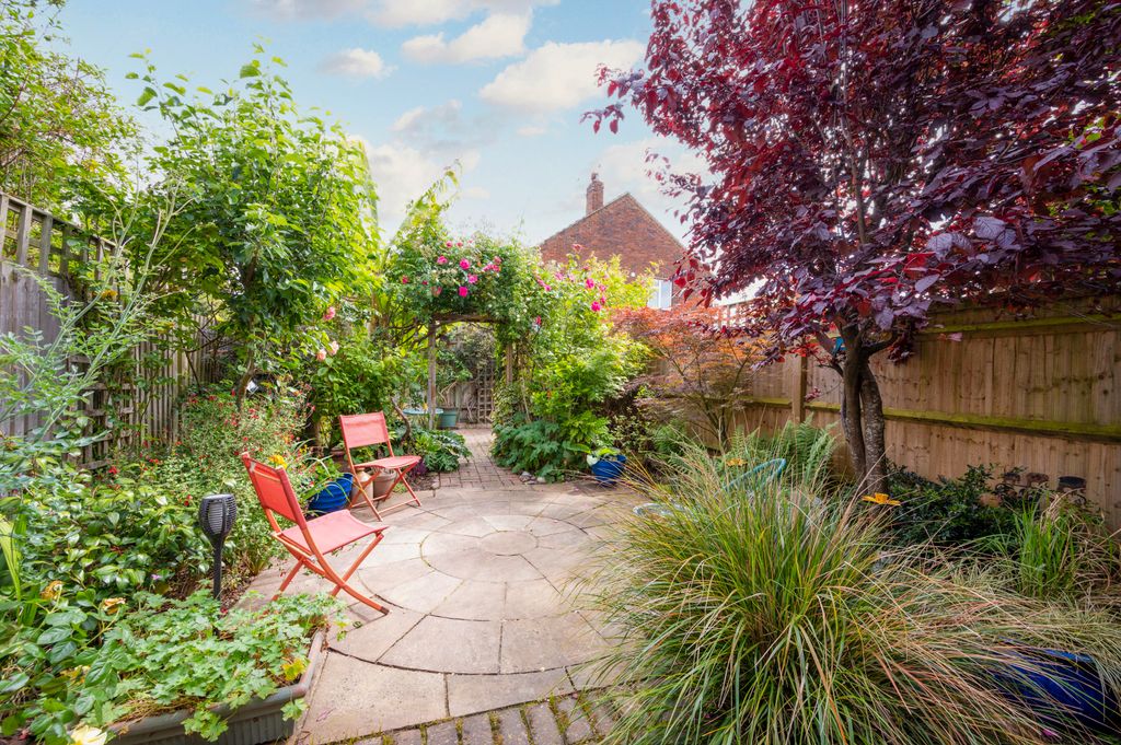 Property photo 2 of 16 Picture No. 23