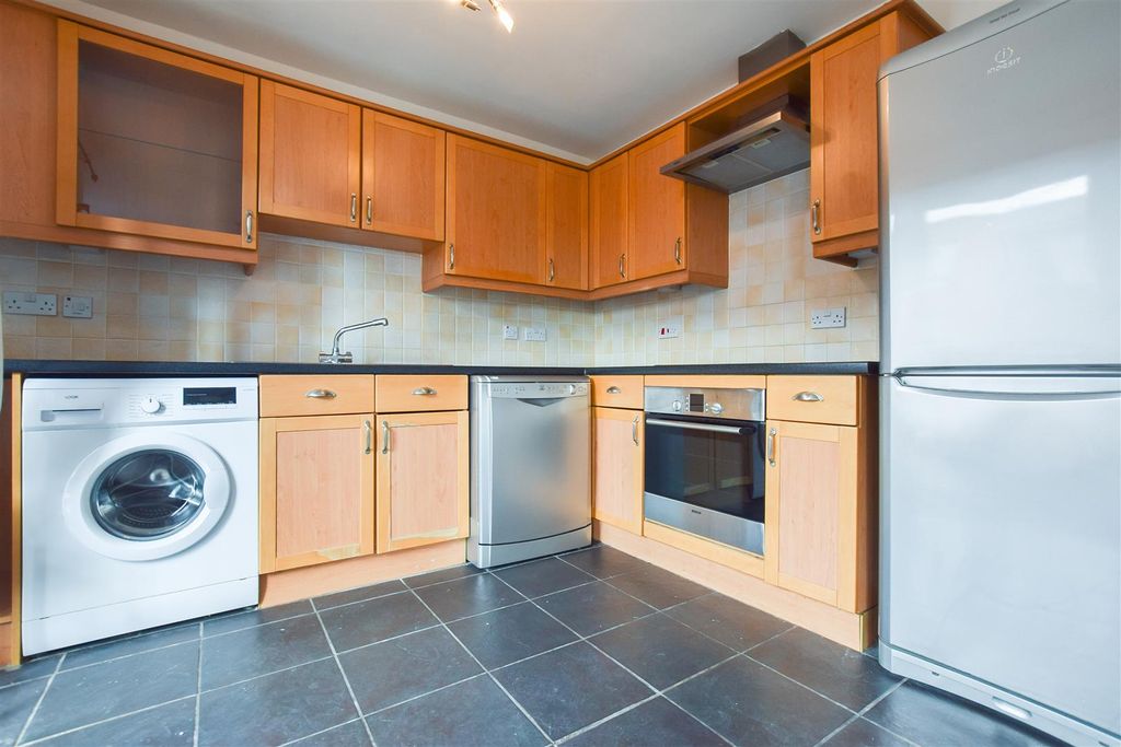 Property photo 1 of 7 Kitchen.Jpg