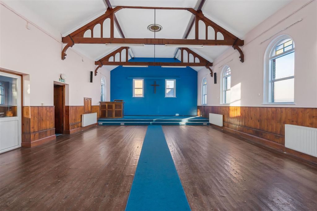 Property photo 3 of 19 27_70014.Jpg