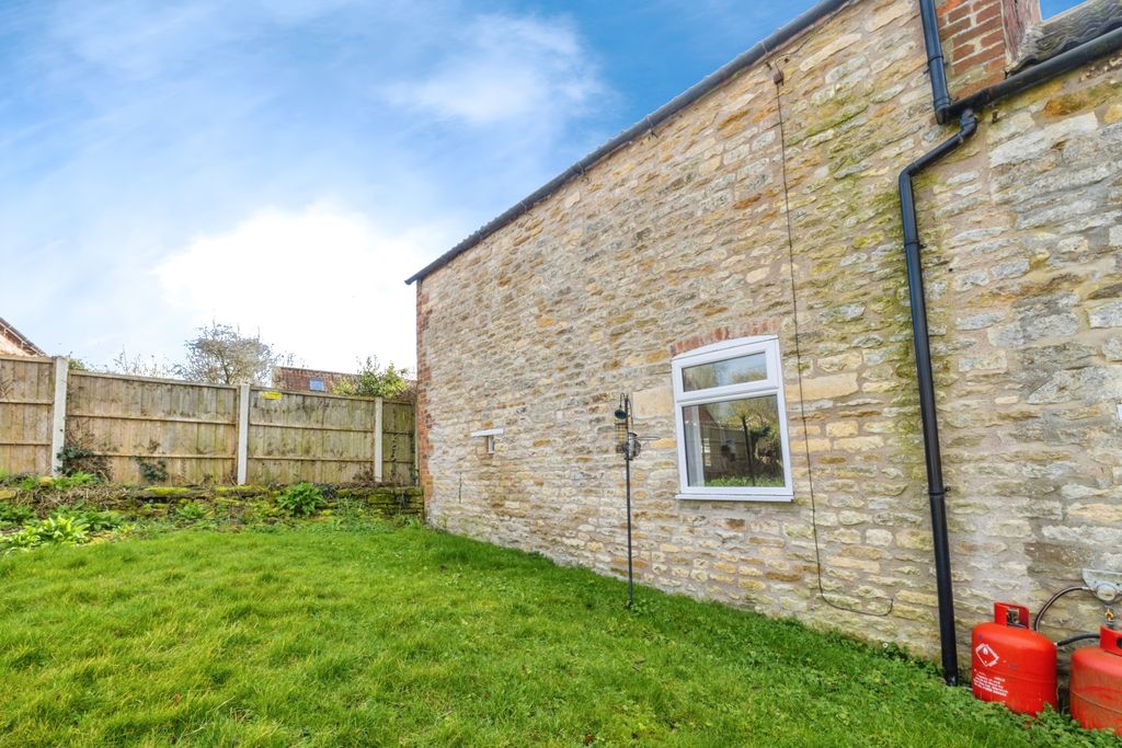 Property photo 3 of 11 Rear View