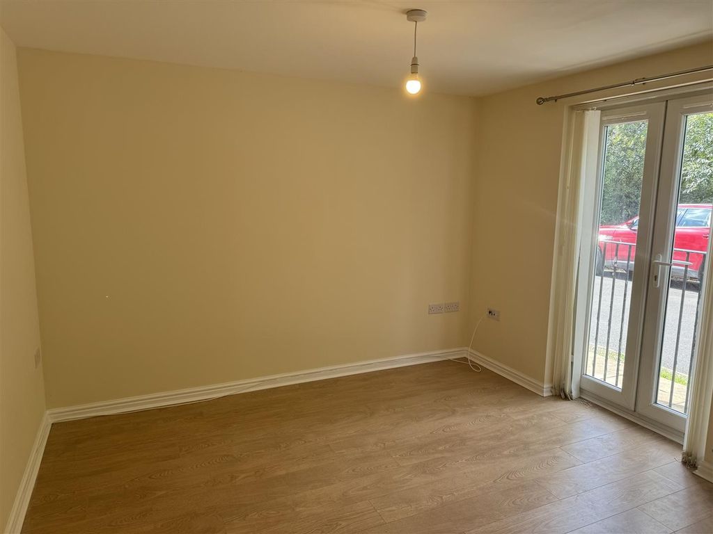 Property photo 3 of 8 Living Room