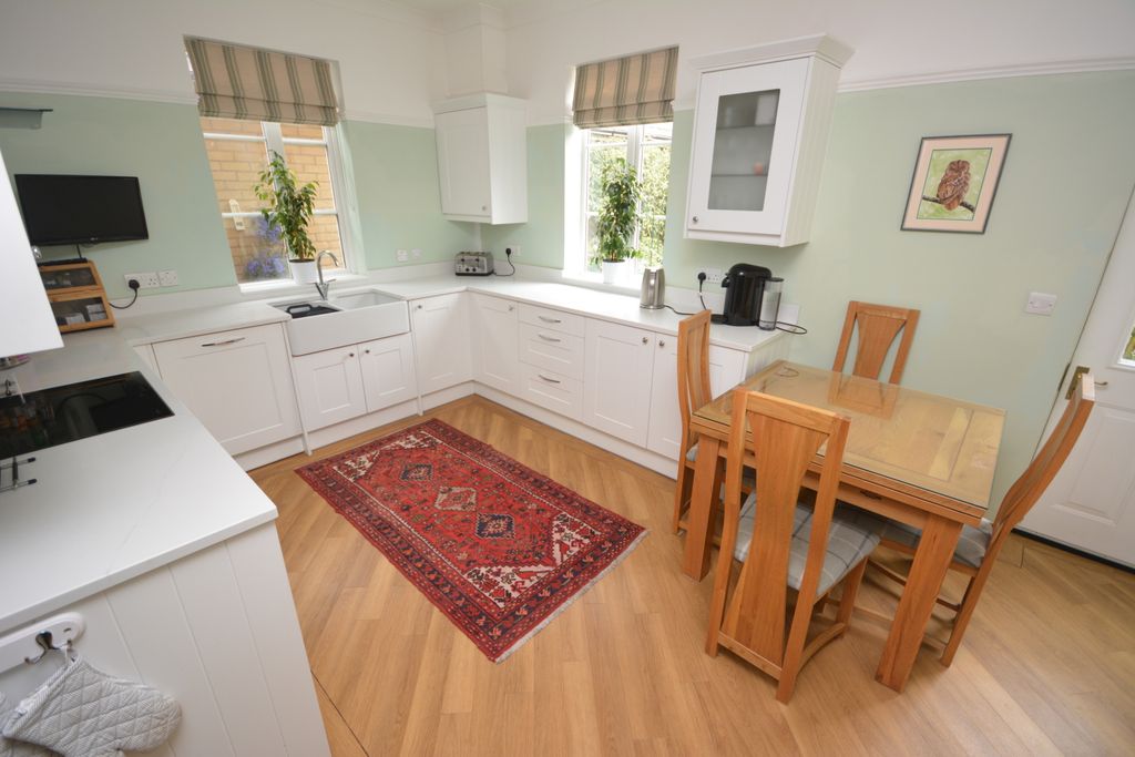 Property photo 2 of 17 Kitchen