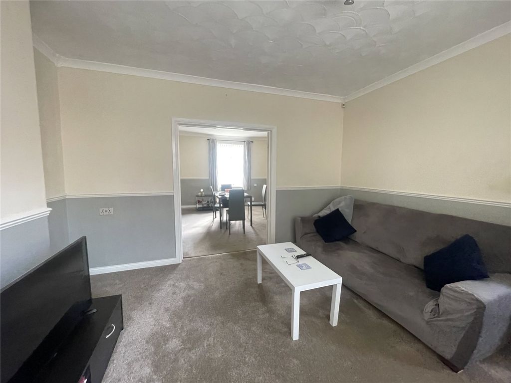 Property photo 3 of 11 Picture No. 02