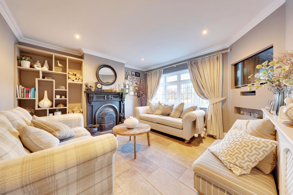 Property photo 3 of 19