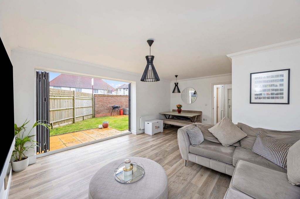 Property photo 2 of 16 Reception Room