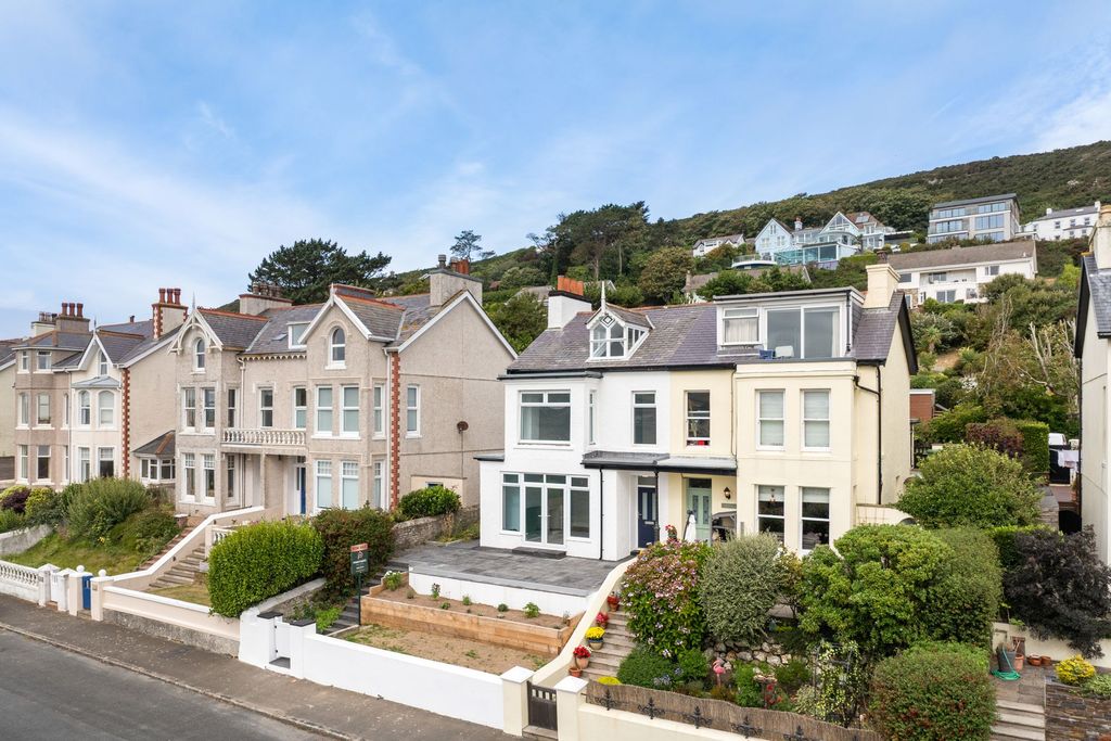 Property photo 1 of 30