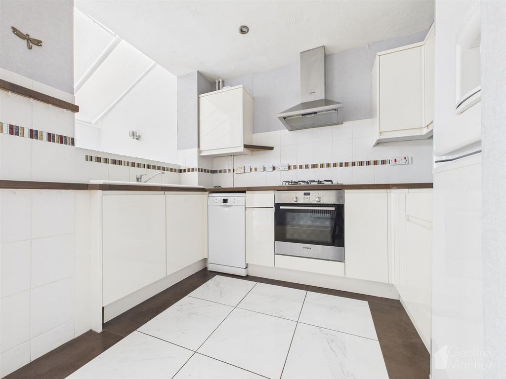 Property photo 3 of 15 Cam02365G0-Pr0405-Still008.Jpg