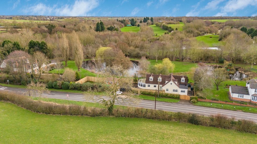 Property photo 2 of 35