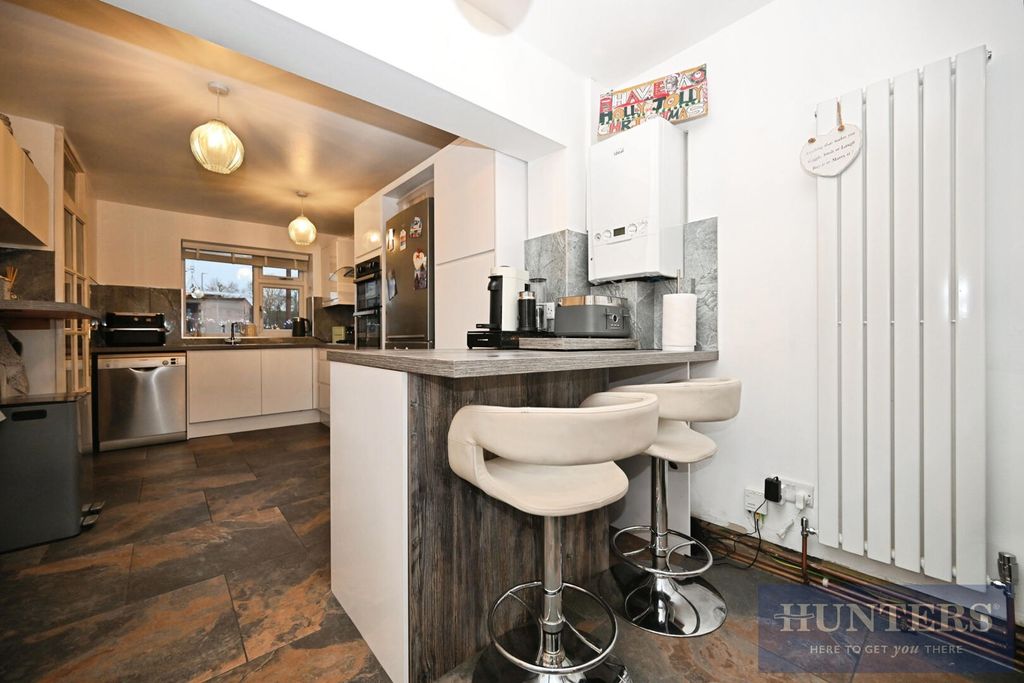 Property photo 3 of 21 Kitchen