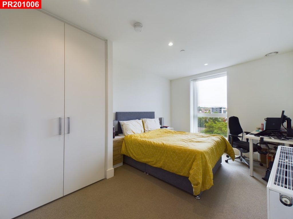 Property photo 3 of 12