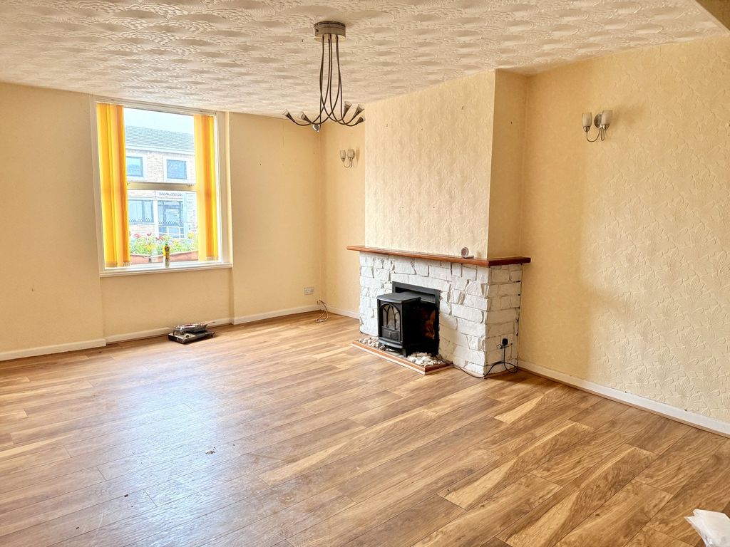 Property photo 3 of 9 Living Room
