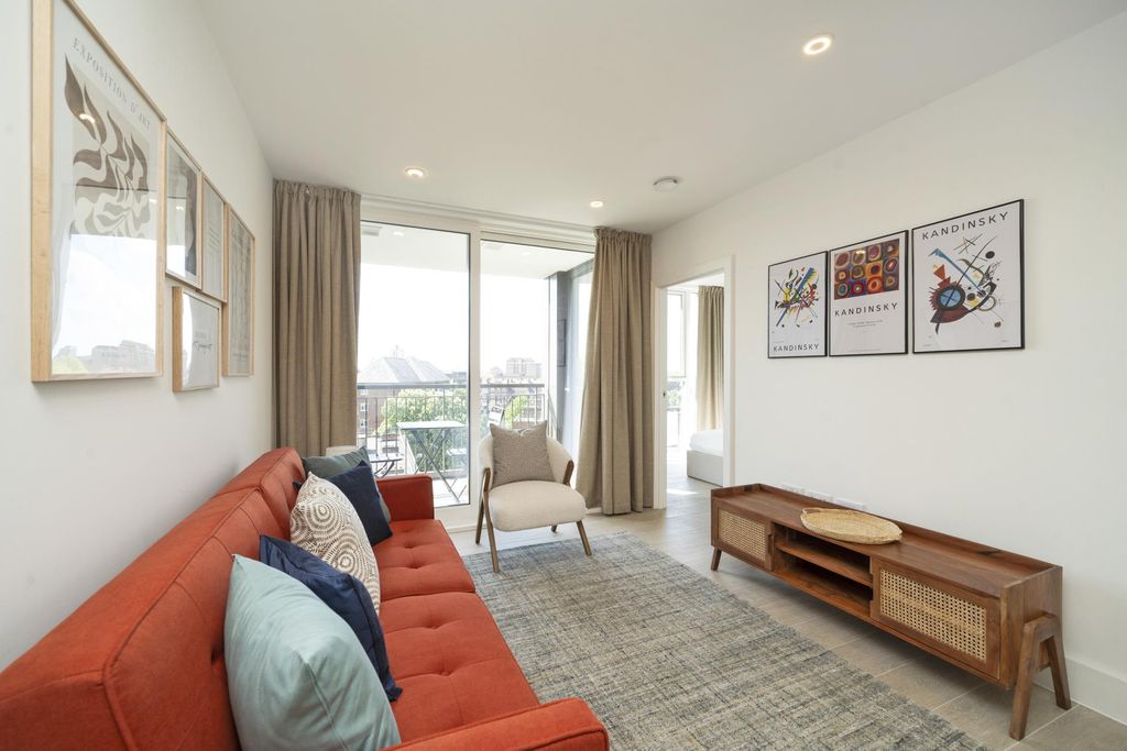 Property photo 2 of 6