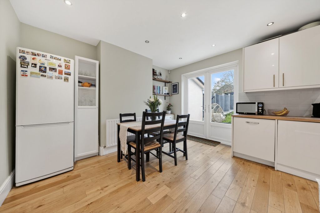 Property photo 3 of 17 1433826-7-69c3B02...