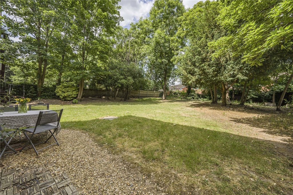 Property photo 2 of 16 Picture No. 14