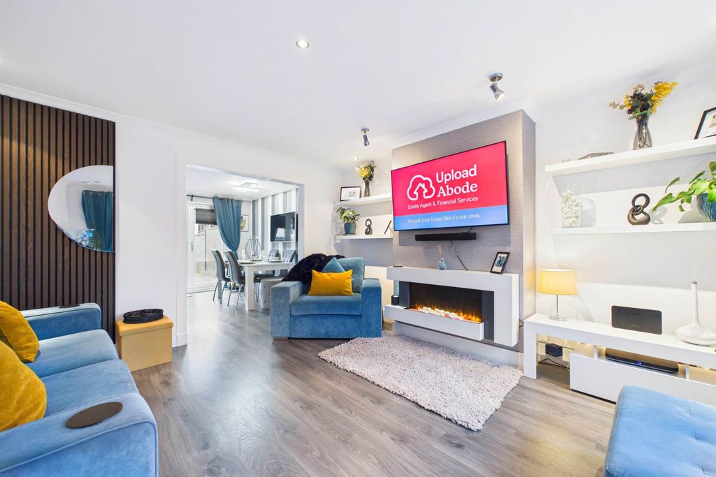 Property photo 3 of 25