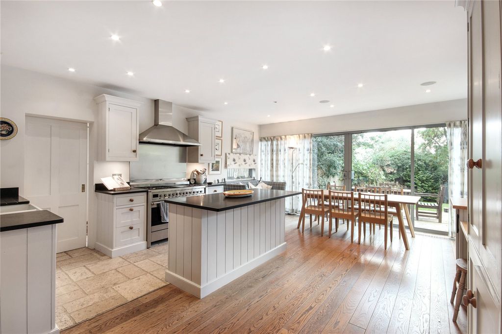 Property photo 2 of 15 Kitchen/Dining Room