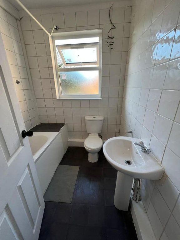 Property photo 3 of 10 Shared Bathroom