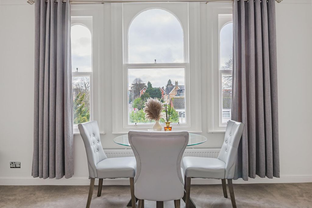 Property photo 3 of 16 Dining Room