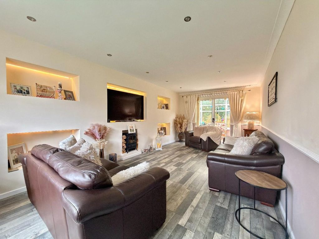 Property photo 2 of 40